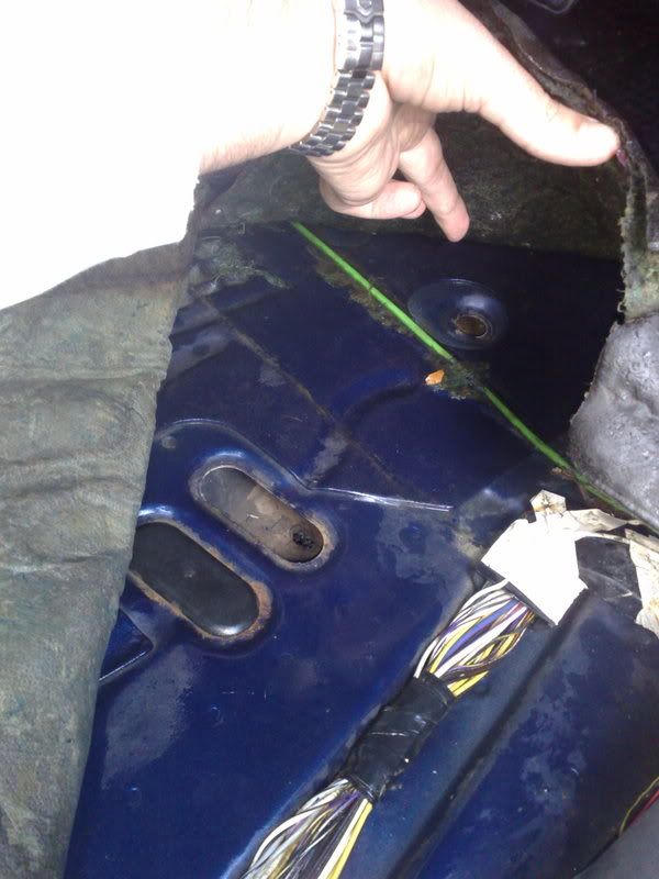 Ford mondeo water leak boot