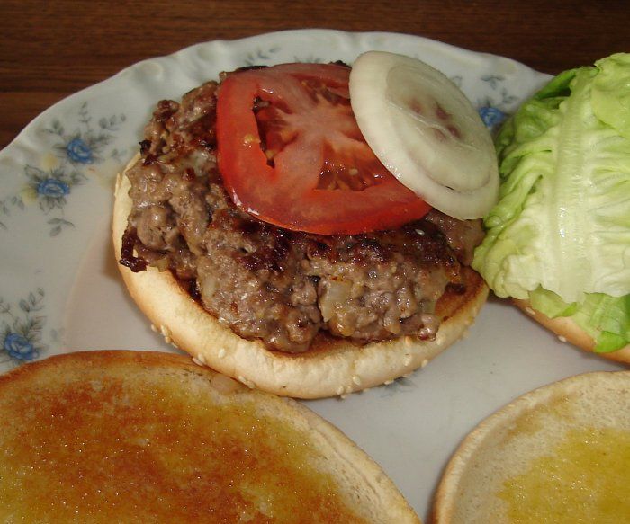 HomeMadeBurger2.jpg