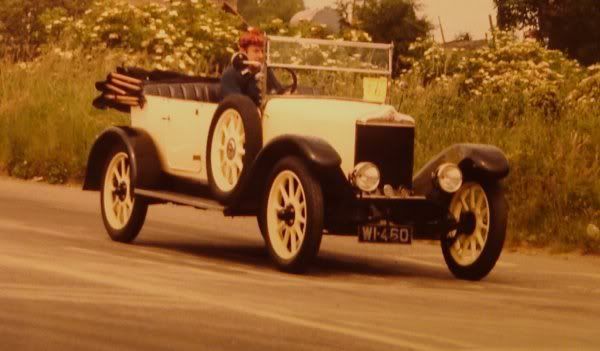 vintagecarA.jpg