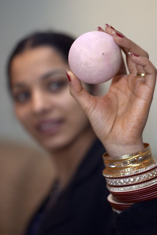 IMAGE: http://img.photobucket.com/albums/0903/sunny/NIFTY50/davi_ball.jpg