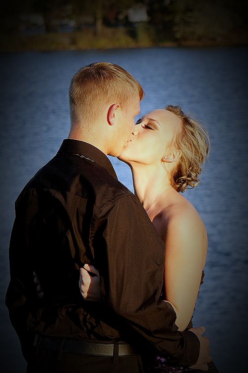 IMAGE: http://img.photobucket.com/albums/1003/caroleigh/IMG_7431-10-6-web-1.jpg