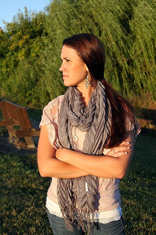 IMAGE: http://img.photobucket.com/albums/1003/caroleigh/IMG_7434-teara-web.jpg