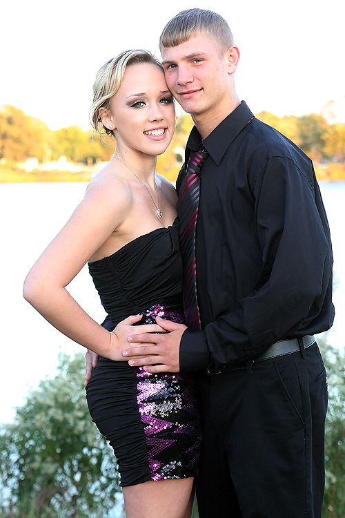 IMAGE: http://img.photobucket.com/albums/1003/caroleigh/IMG_7453-10-6-web.jpg