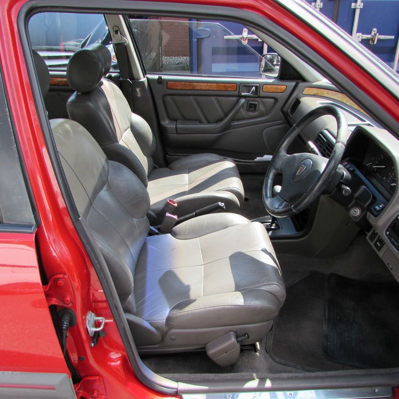 rover%20interior_zpsm3qorudu.jpg