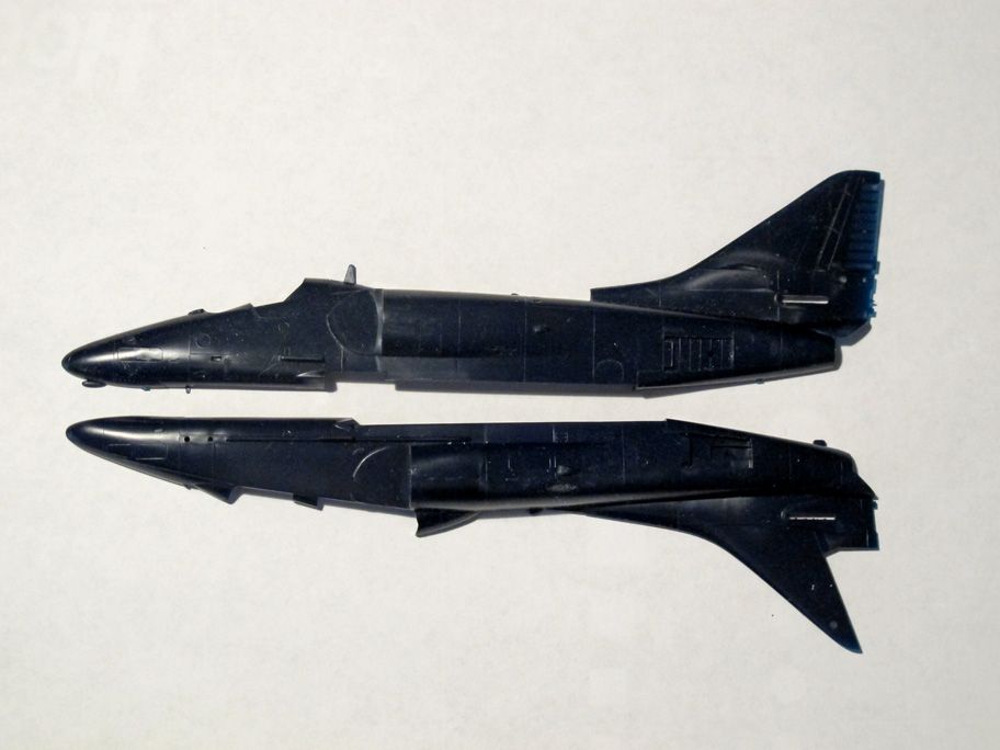 A-4E_vs_TA-4_zpssvehjnxf.jpg