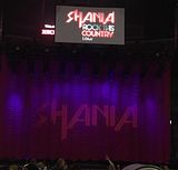 th_shania-rockthiscountrytour-anaheim081915-2.jpg