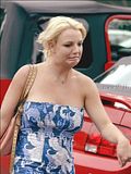 Britney Spears shopping in Maui