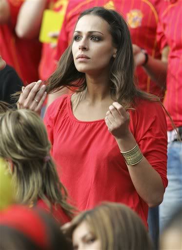 صور مشجعات المنتخب الاسبانى صور مشجعات منتخب اسبانيا