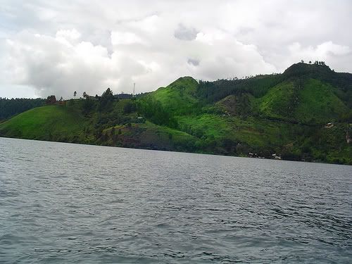 Pemandangan di Danau Toba