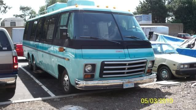 http://img.photobucket.com/albums/v105/Superglider/GMC%20Motorhome/100_0427.jpg