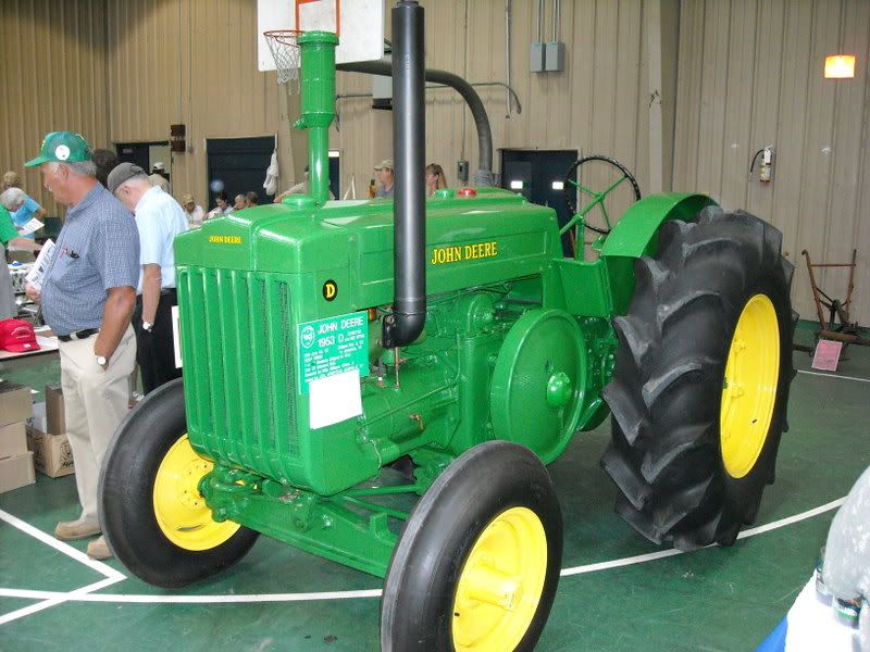 What I saw in Lawrenceburg Tn. Yesterday's Tractors