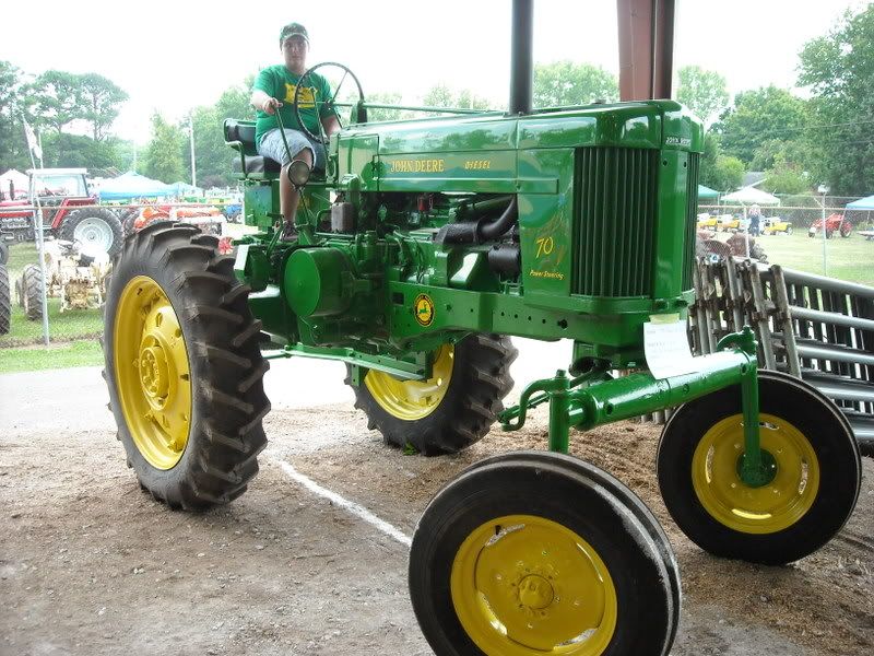 What I saw in Lawrenceburg Tn. Yesterday's Tractors