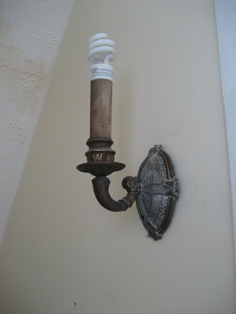 This 1930s home had several original light fixtures, but I couldnt find them in the catalogs, either. 