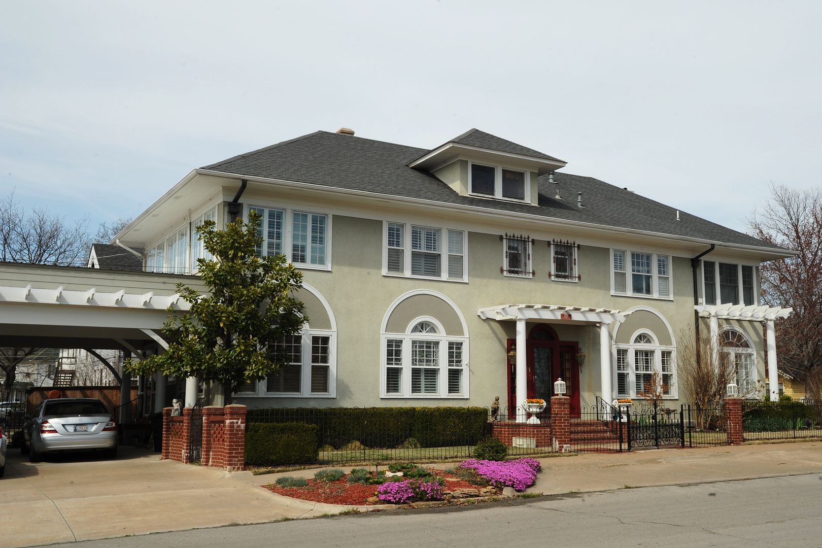 An extensively customized Villa in Bartlesville, Oklahoma. 
