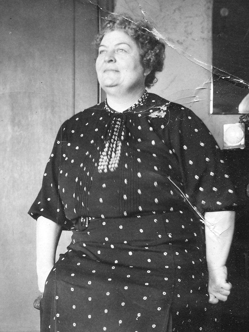 Flossa Mae Appleby Brown was born in 1885 and died in 1951 from complications of diabetes. This photo is probably the late 1930s. 30s