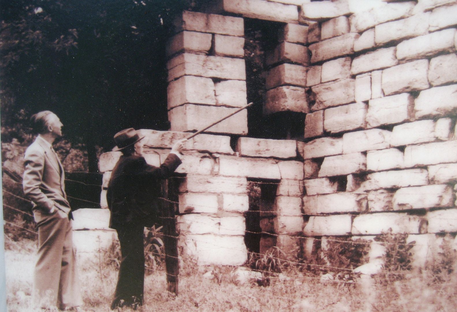 In 1935, surviving Confederate soldier returned to the site. 
