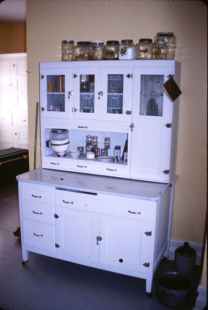 And what proper Indiana homestead wouldnt have a Hoosier cabinet? 