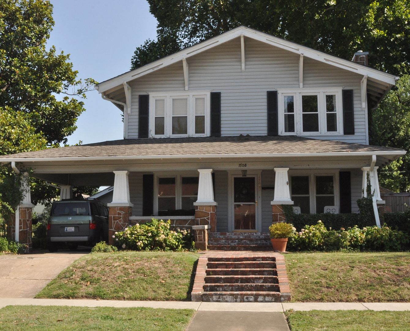 Another beautiful Shadowlawn and this one is in Tulsa, Oklahoma. Photo is courtesy of Rachel Shoemaker, and may not be used or reprinted without permission.