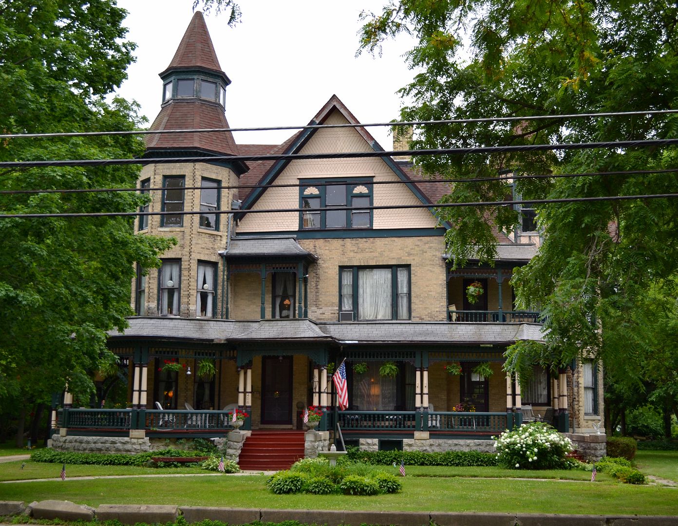 The Fargo Mansion today (or yesterday, actually).