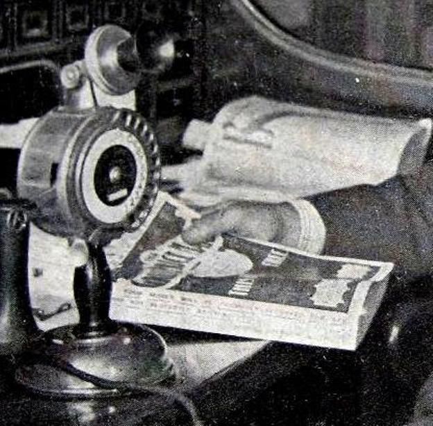 Look at that telephone!
