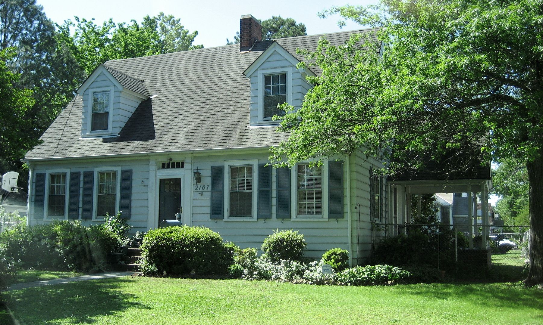 This Attleboro is in West Park View, and its a real find. In all my travels, Ive seen only a half-dozen Attleboros and to see that we have one in Portsmouth is pretty darn exciting!