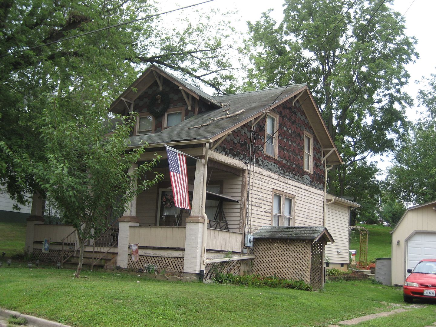 Notice the roofline in this picture!