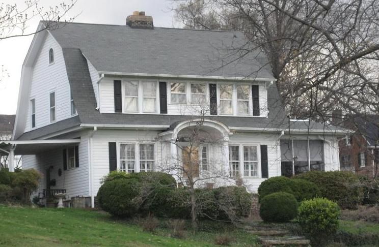 How appropos! A Martha Washington in Virginia! (Bedford, to be precise.)