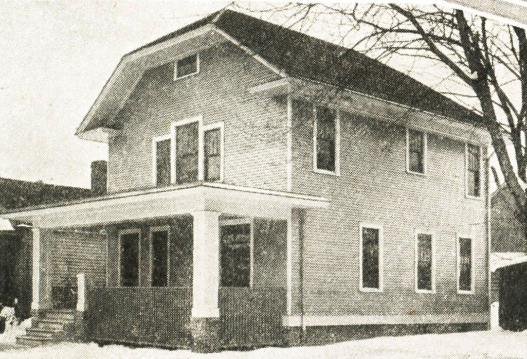 This Flossmoor was built in Evansville, Indiana and was featured in the 1919 Modern Homes catalog. Is it still standing?