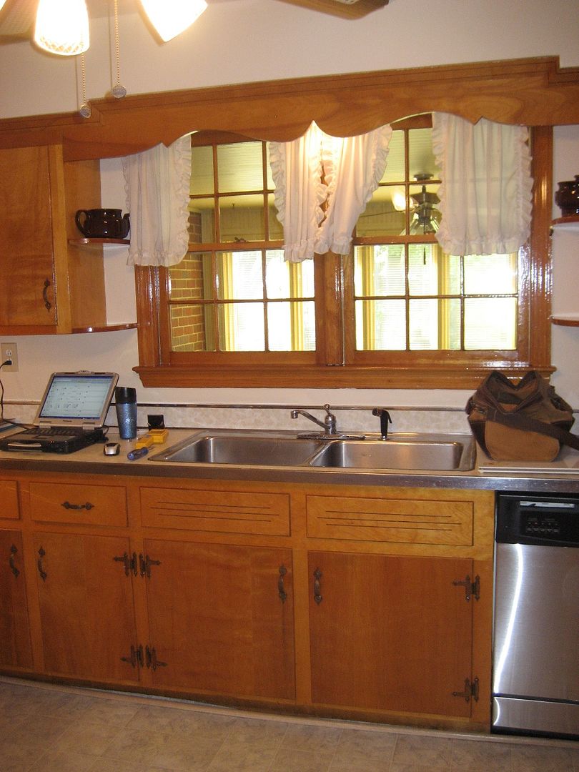 Another view of our wonderful kitchen!