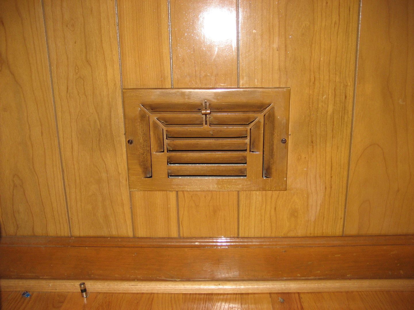 And voila! Cool, conditioned, cleaned air flows from the magic boxes at Sheltie height.