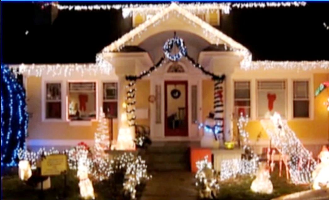 Bob Beckels house, all decked out for the holidays.