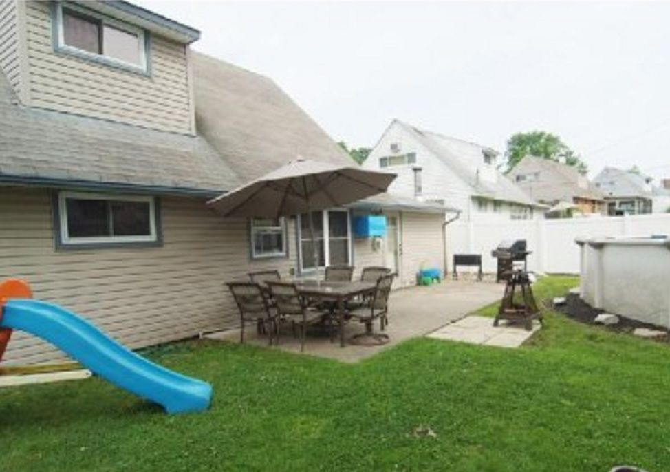 This Jubilee in Levittown, NY is for sale. Its on Vermillion Way.
