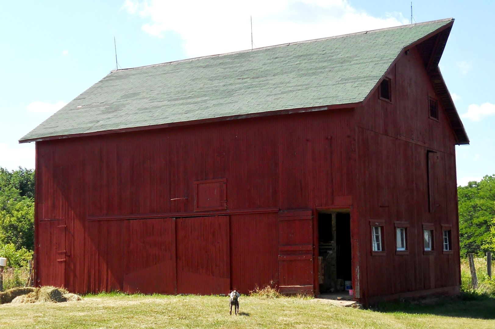 house hosue barn