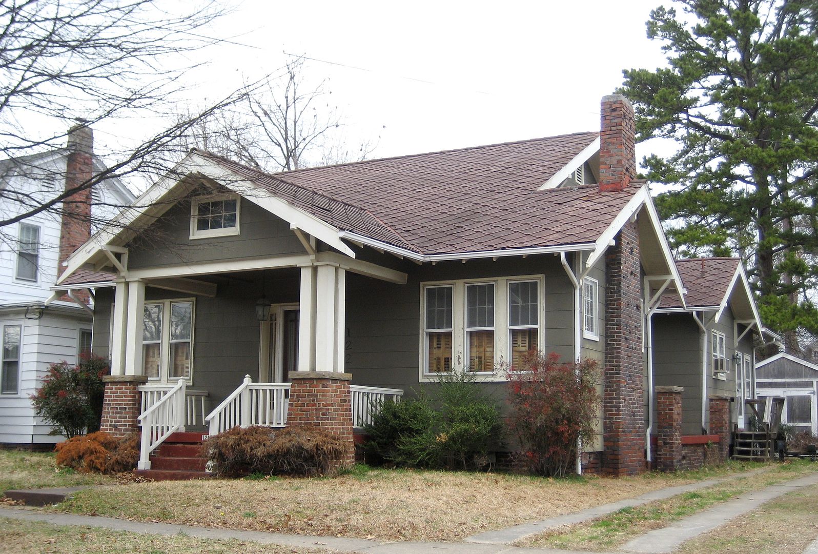 And heres that Aristrocrat of Bungalows on a side street just off of Granby in Ocean View.