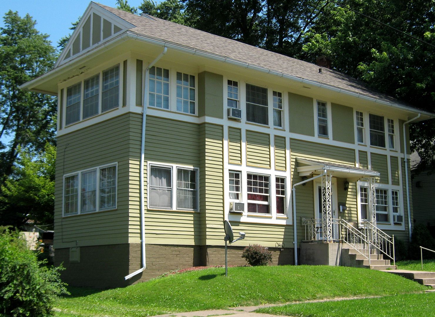 Another Ivanhoe in Monmouth, Illinois.