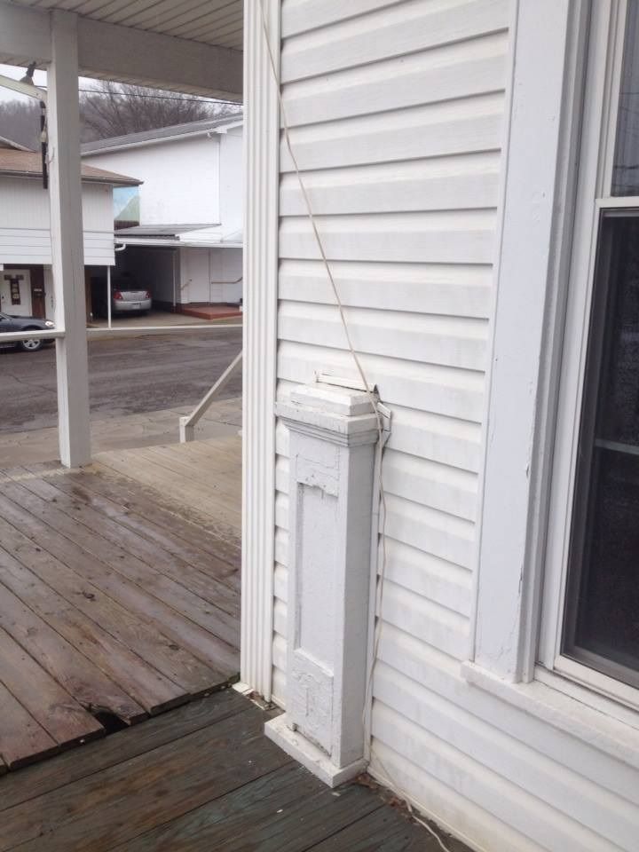 This little detail - something the siding installers left behind - also gives an important clue.