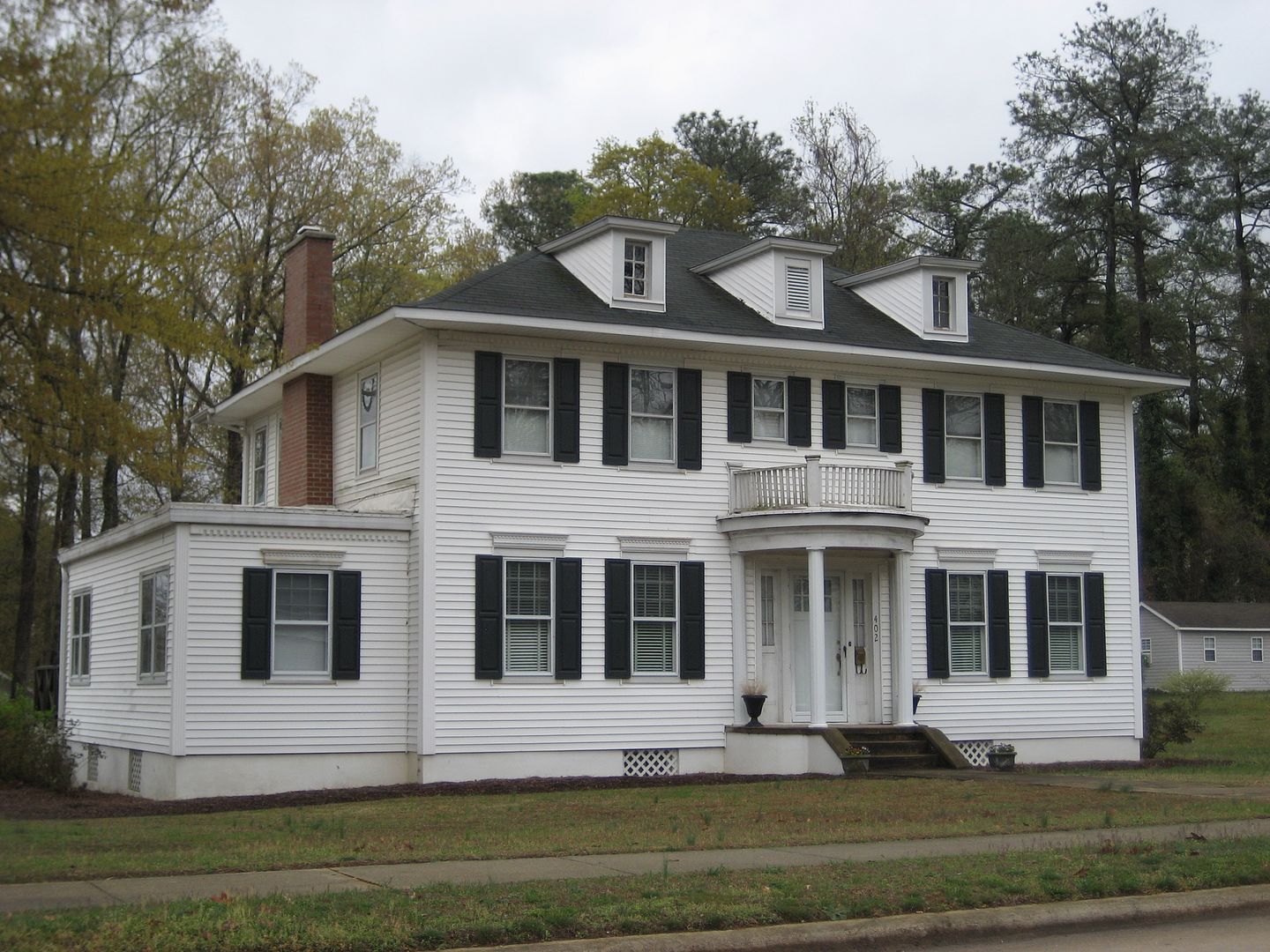 One of the best features of Roanoke Rapids is they have three of Aladdins biggest and best models, such as the Villa, the Brentwood and this house, The Colonial.