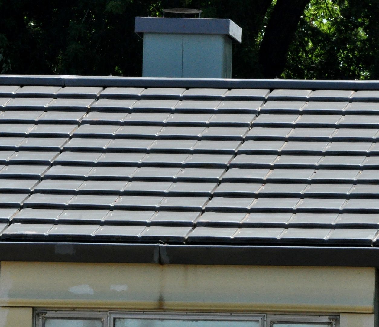 The steel roof on a Lustron outlasts contemporary roofing materials. These shingles are now 60 years old and still in excellent condition. 