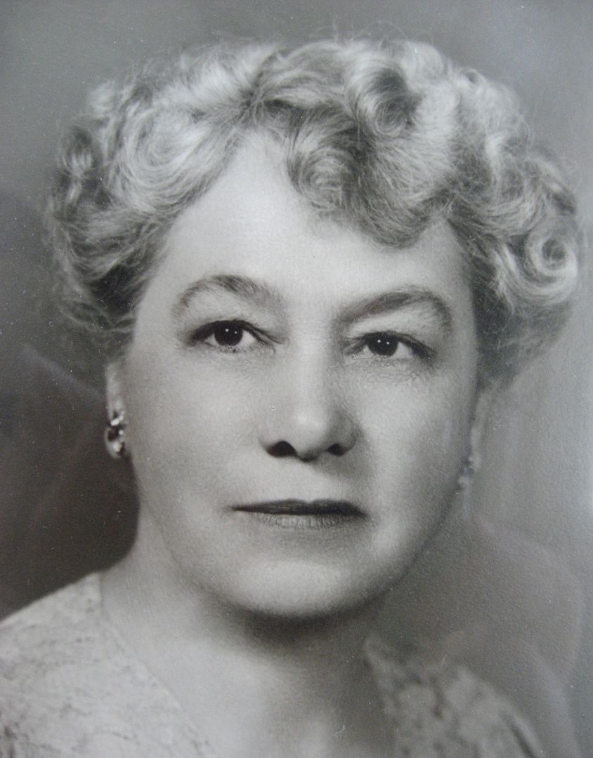 Anna Hoyt Whitmore married Wilbur W. Whitmore and they had three children - Florence, Victor and Ernie. Ernie died at the age of six, and there are no photos (that Ive found) of Victor. Ernie was the eldest. This is a photo of Florence Whitmore Fuller, my paternal grandmother. 