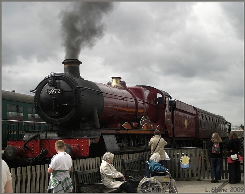 http://img.photobucket.com/albums/v11/Dawnrider/Steam%20Trains/5972Oltonhall02.jpg