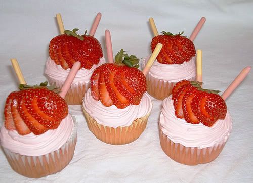 strawberrypockycupcakes.jpg