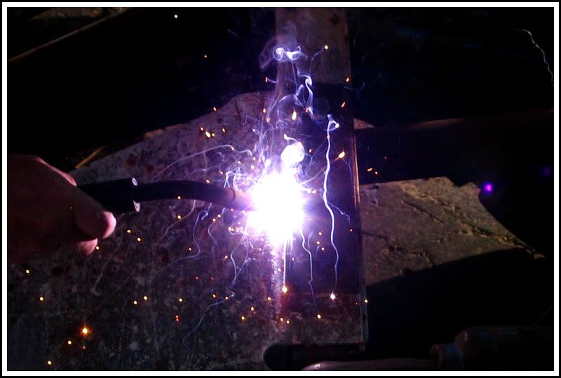 IMAGE: http://img.photobucket.com/albums/v11/Redline5th/welderforums.jpg