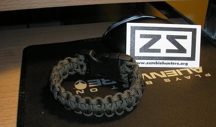 Gotta love the Cobra Stitch 550 cord bracelet.