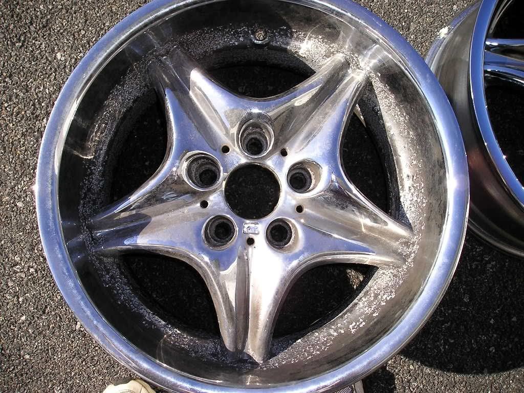 wheelsb.jpg