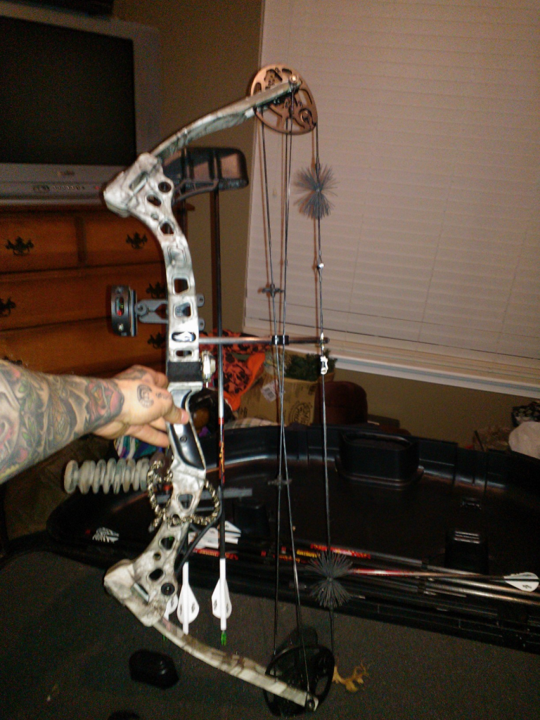 2012 diamond razor edge .. woman or youth bow. for sale New Jersey Hunters