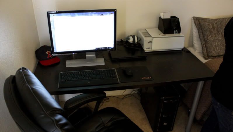desk1.jpg