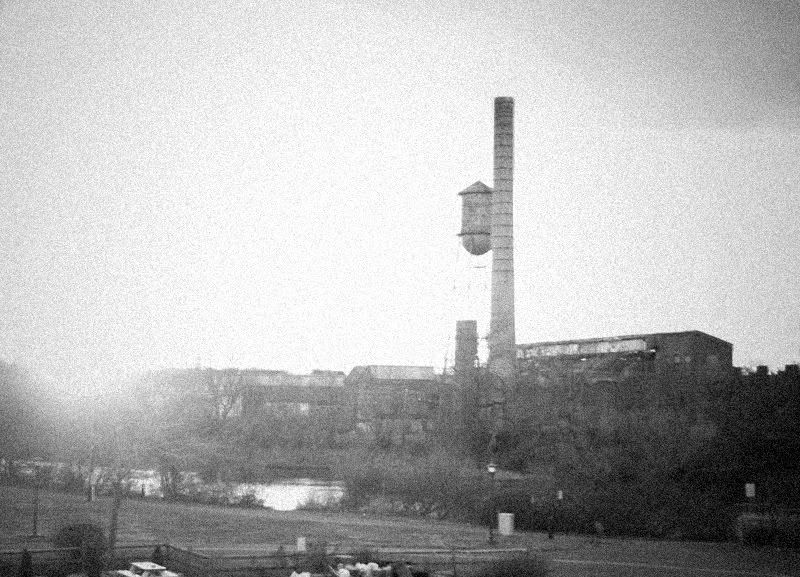 IMAGE: http://img.photobucket.com/albums/v115/eastcoastsponger/IMG_2942-bw.jpg