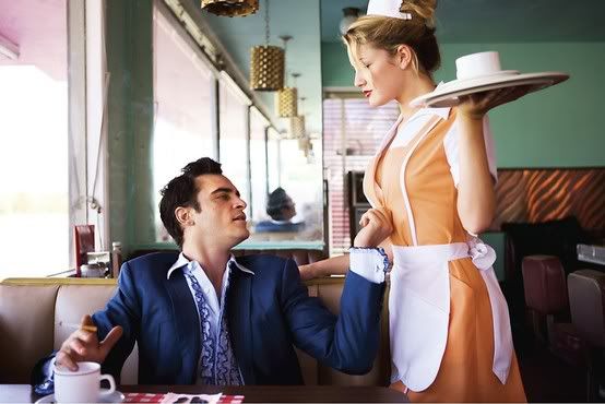 joaquin phoenix in cafe photo