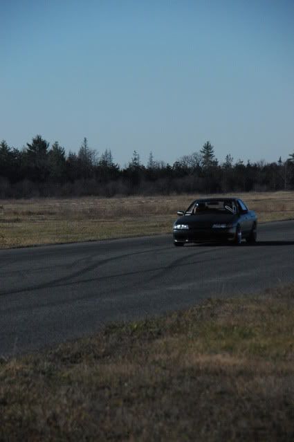 http://img.photobucket.com/albums/v117/ridepinktrucks/drifting%20nov%208th/DSC_0721.jpg