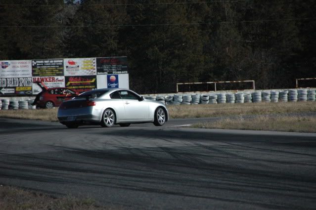 http://img.photobucket.com/albums/v117/ridepinktrucks/drifting%20nov%208th/DSC_0736.jpg